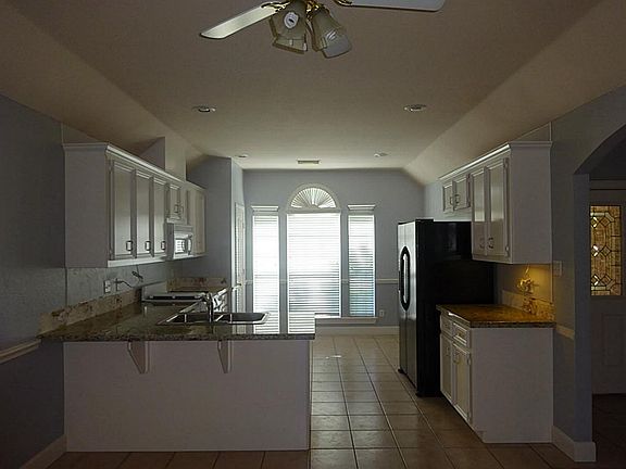 4th image of 1411 Joseph Ct