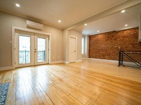 1753 Commonwealth Ave, Brighton, MA