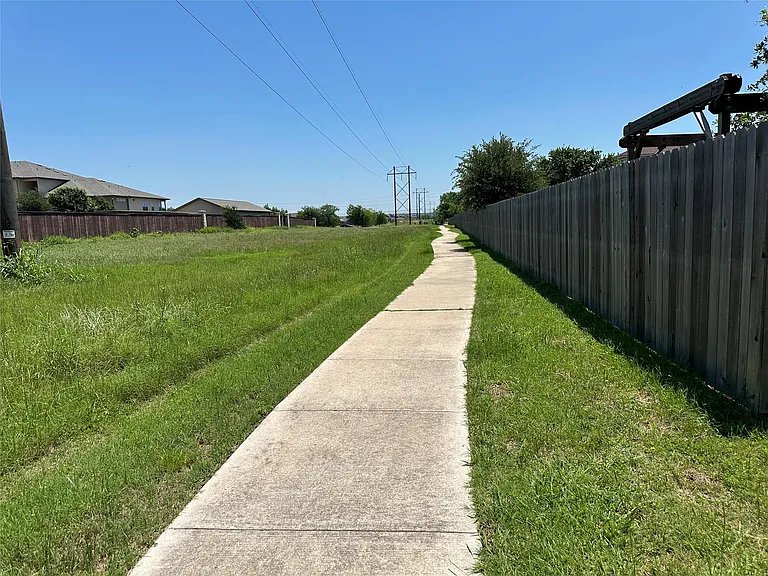 201 N Hunting Lodge Ln — Photo 31