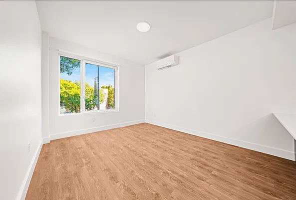 Bedroom, photo 2