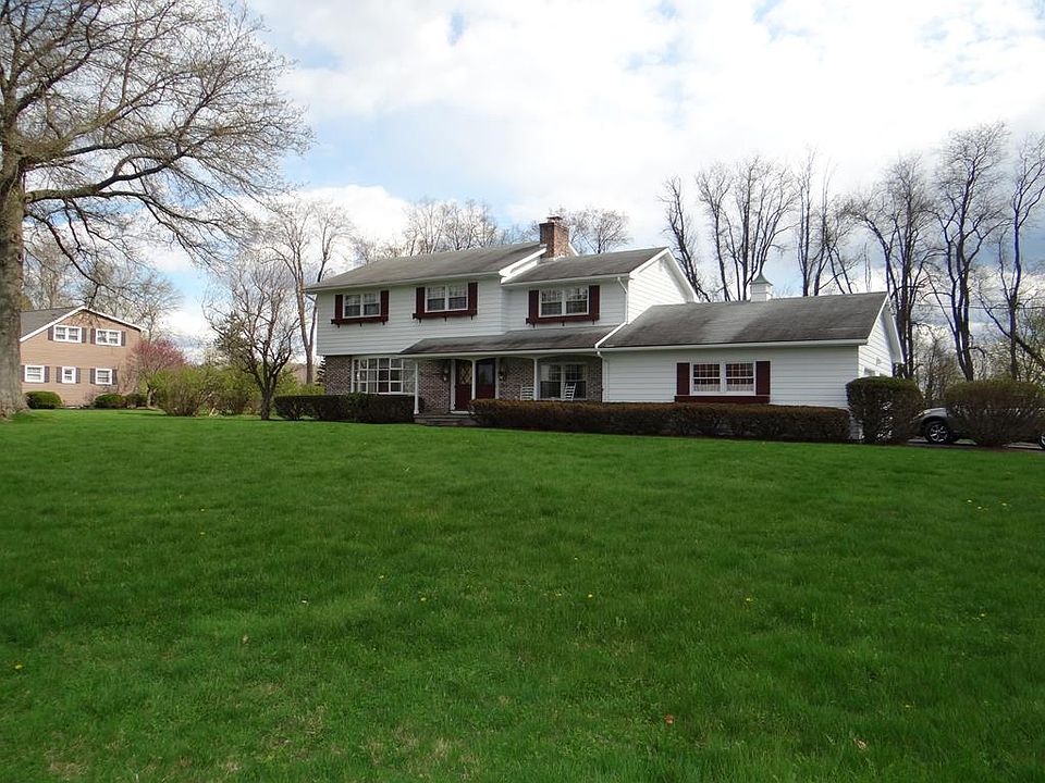 1st image of 143 Scenic Dr