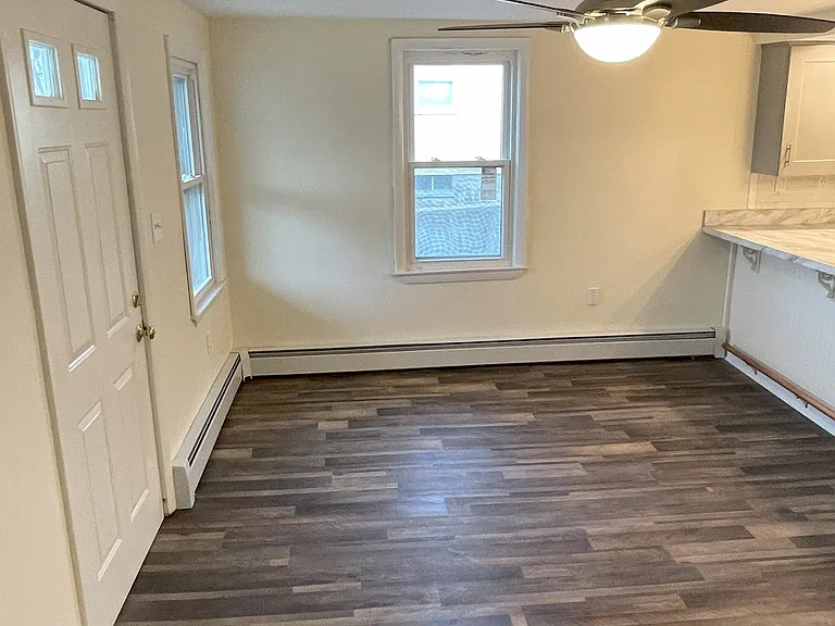 110 Scott St — Photo 3