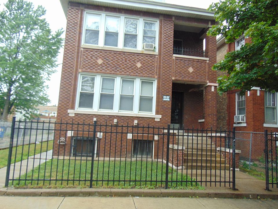 1st image of 6842 S Rockwell St #2R