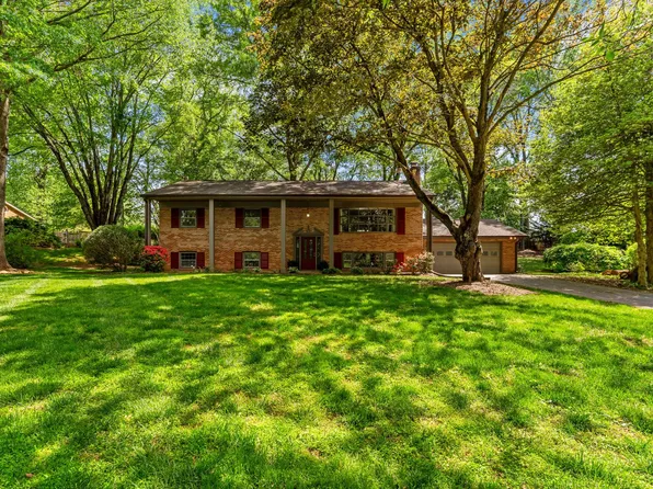 4104 Crescent Hills Dr, Haymarket, VA 20169
