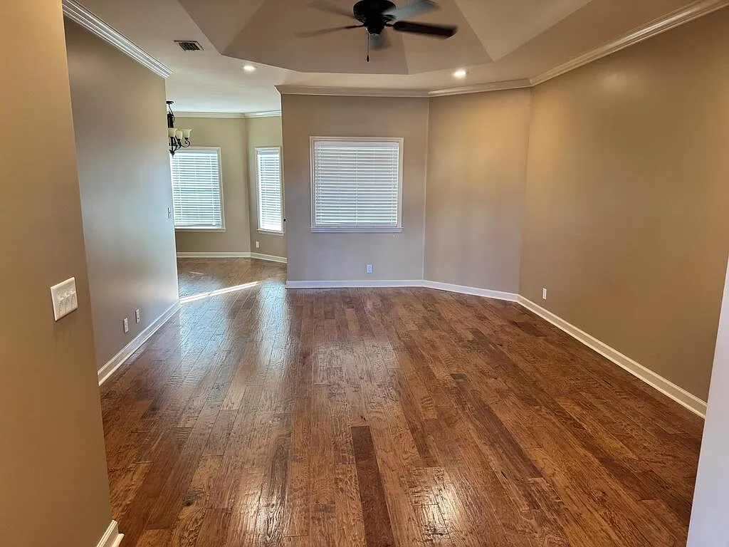 4 bed, 2.0 bath, 1635 sqft, $1,995 — Photo 2