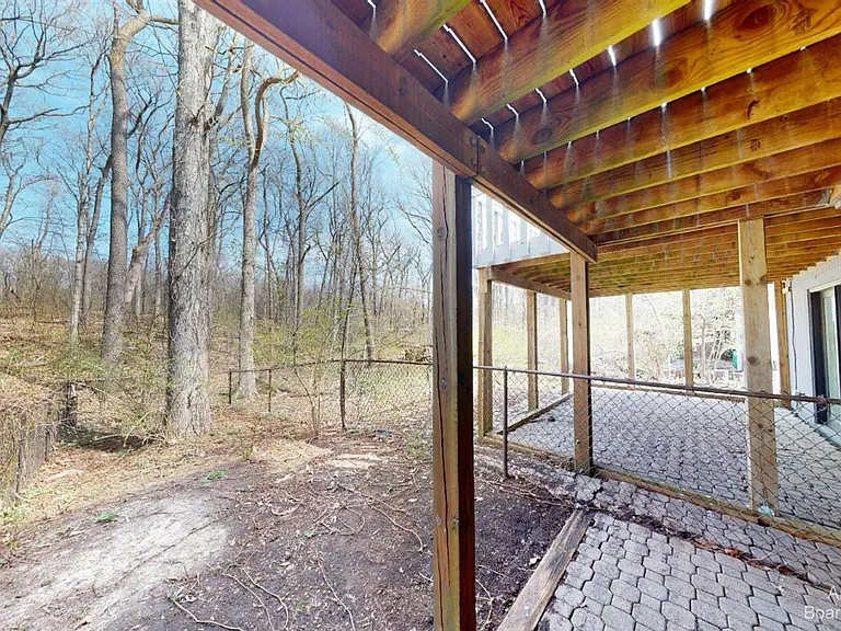 1280 Sunset Rd — Photo 38