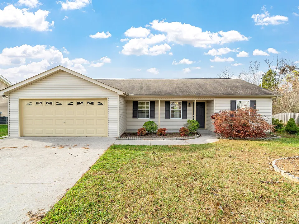 5117 Cattail Ln