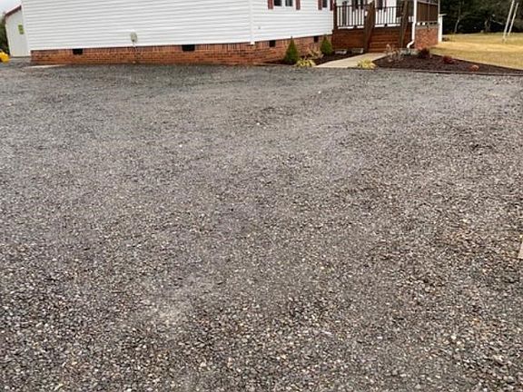 5th image of 810 Beech Grove Ln