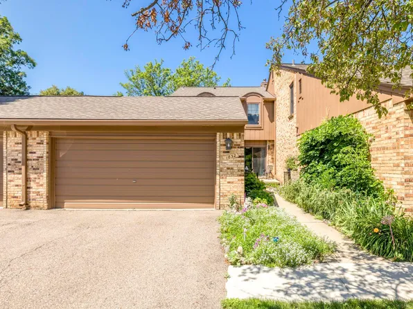 1832 Burning Bush Ct, Rochester, MI 48309