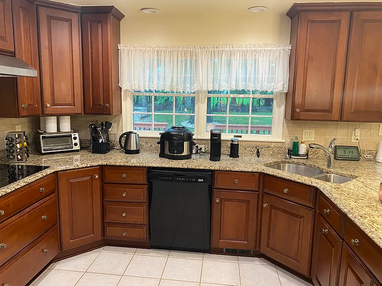 7700 Warfield Rd — Photo 29