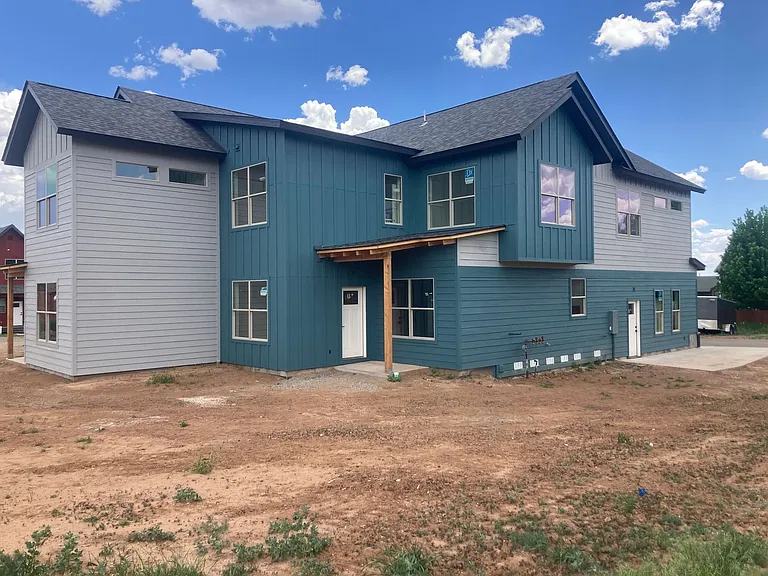17 Grove Ln — Photo 2