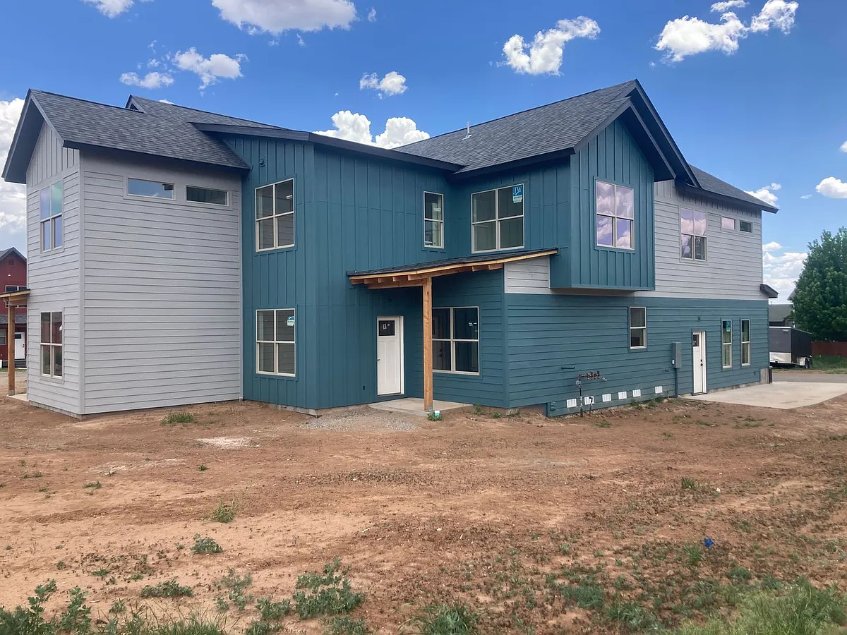 Building Photo - 17 Grove Ln