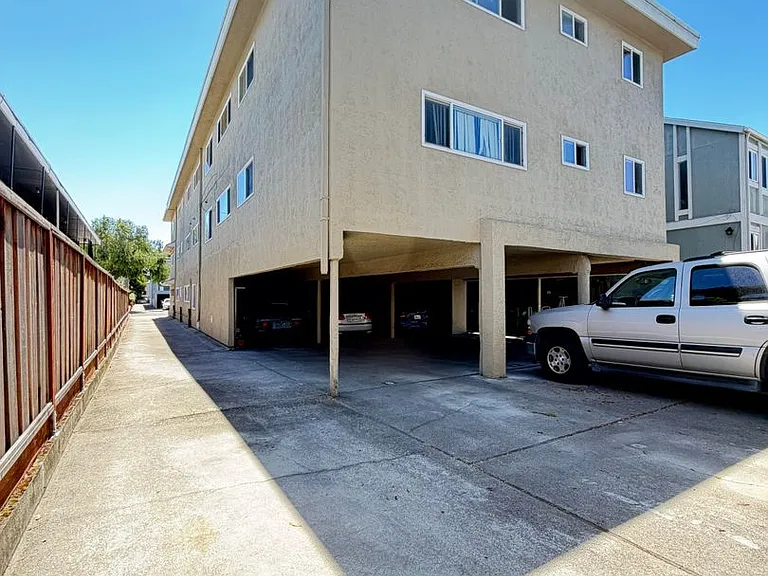 2211 San Antonio Ave — Photo 26