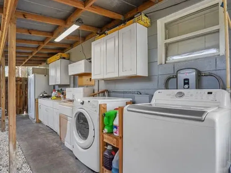 713 S Jenkins Rd — Photo 10