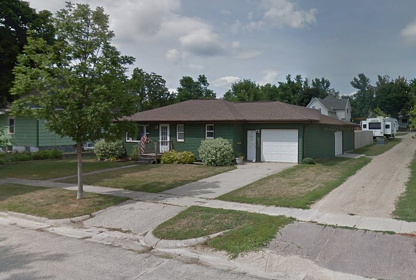 1st image of 608 W Lawn Park Ave