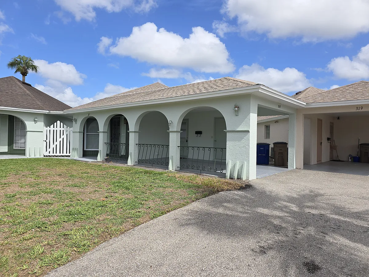 Building Photo - 317 Dania St