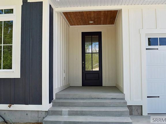 3rd image of 2838 Laguna Dr