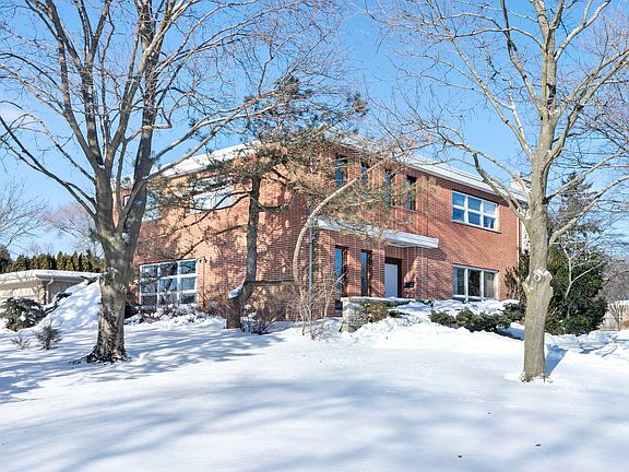 4th image of 335 Charal Ln