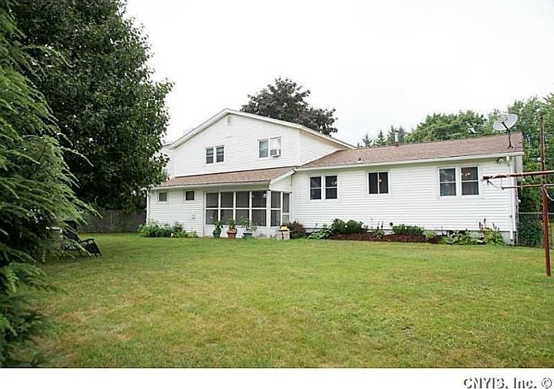 1st image of 404 Branchwood Dr