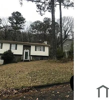 1749 Molly Ln — Photo 1