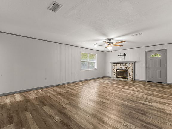 2nd image of 1107 Hicks St