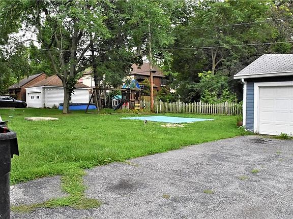 3rd image of 235 Hamilton Ave