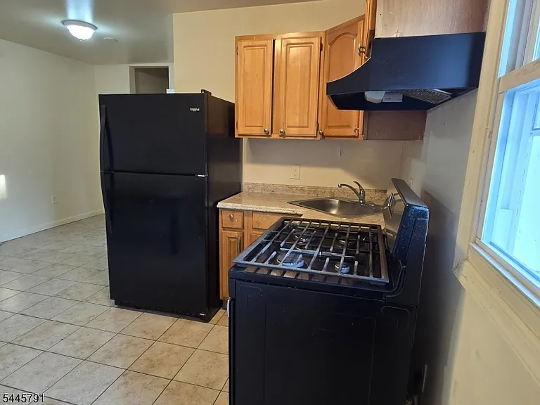 763 W Grand Ave #2R — Photo 1