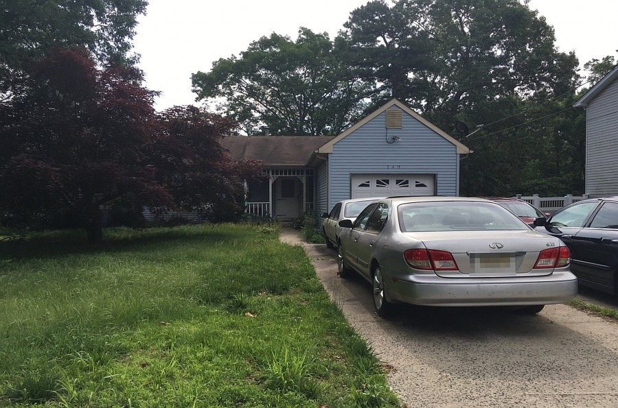 1st image of 749 Vaughn Ave