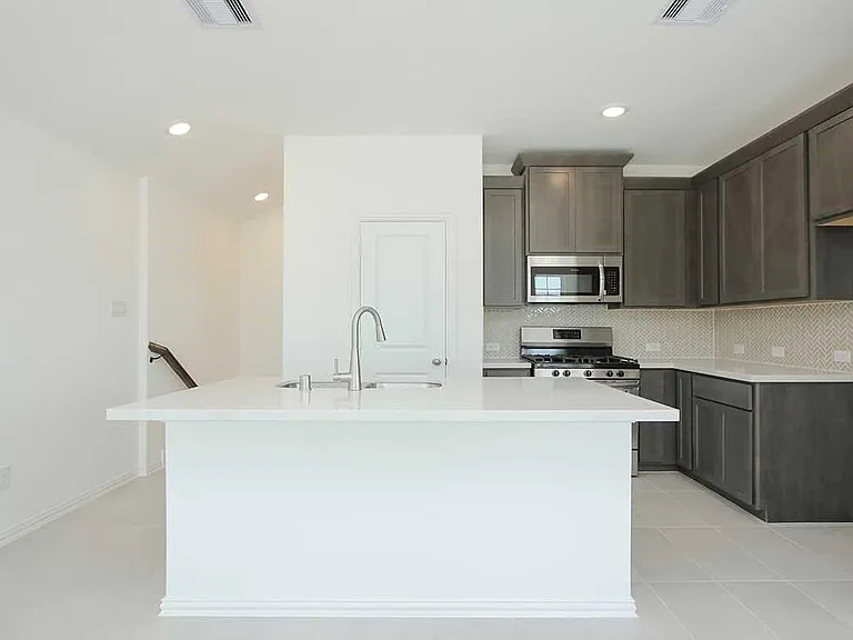 3607 Crescent Moon Ct — Photo 7
