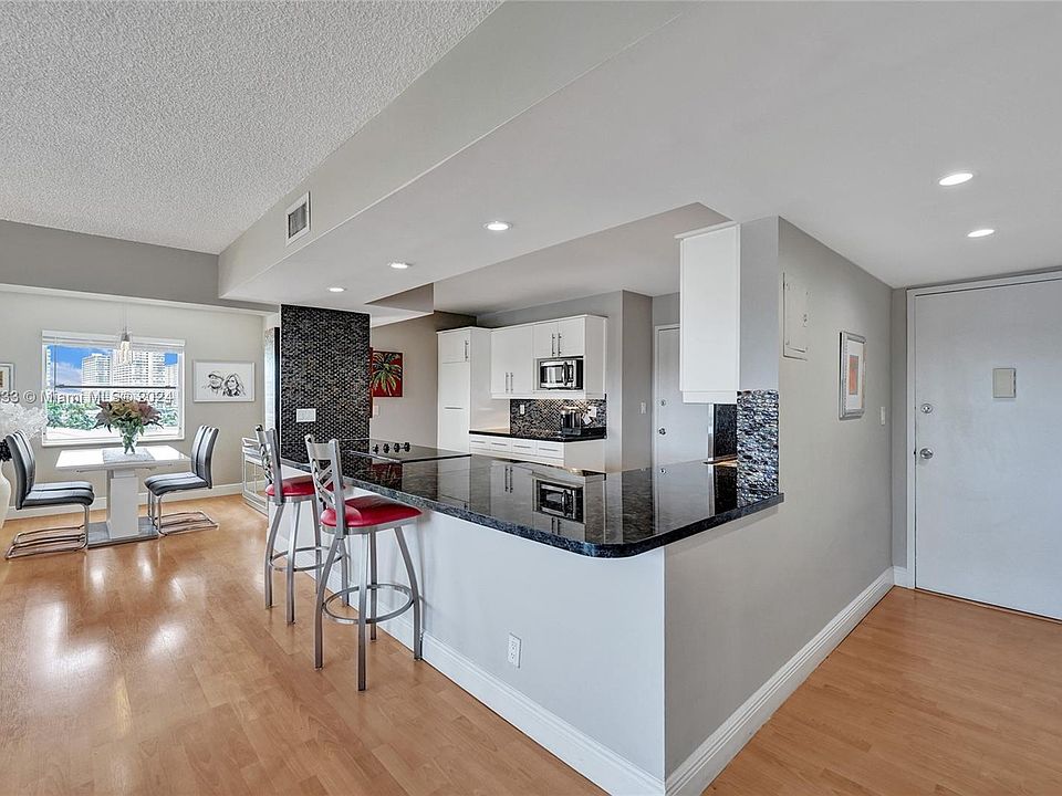 Building is conveniently located close to the beach, offering easy access to the ocean and more!