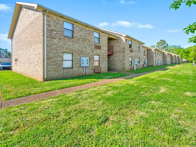 100 Laurel Cove Dr #16 — Photo 13