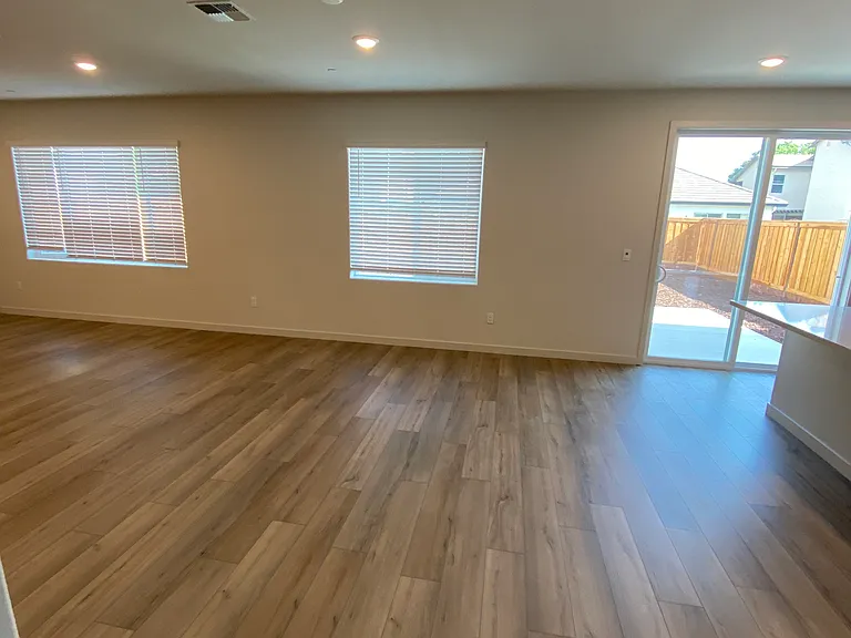 706 Diamond Valley Rd — Photo 32