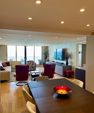 3rd image of 1212 N Lake Shore Dr APT 21BS