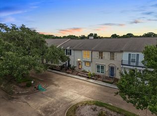 18204 Heritage Ln #8204, Houston, TX 77058