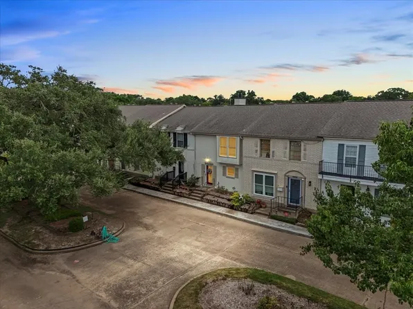 18204 Heritage Ln #8204, Houston, TX 77058