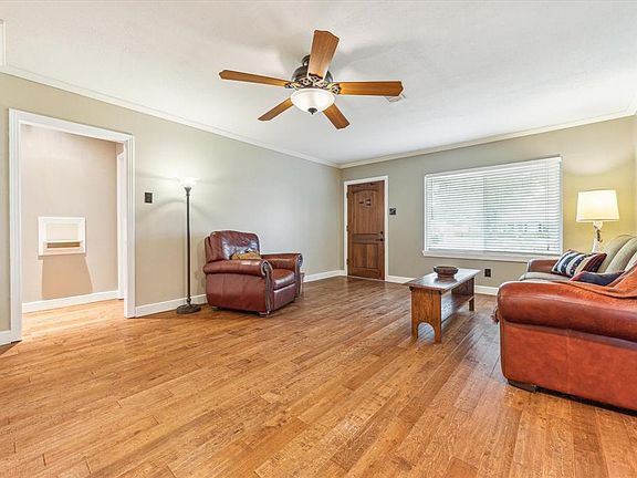 5th image of 1714 Parana Dr