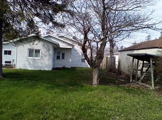 327 8th St, Kenosha, WI 53140