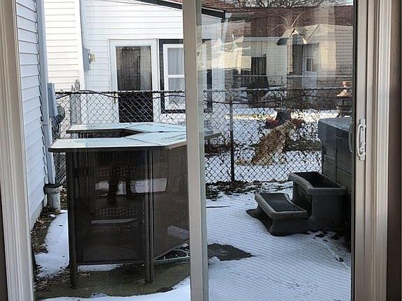 4th image of 7102 Luelda Ave