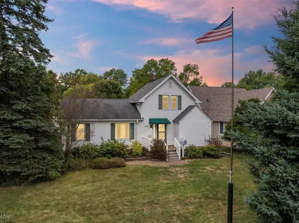 632 Bradley Rd, Bay Village, OH 44140