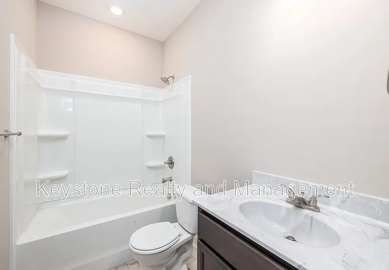 808 Lillian Grace Dr — Photo 12