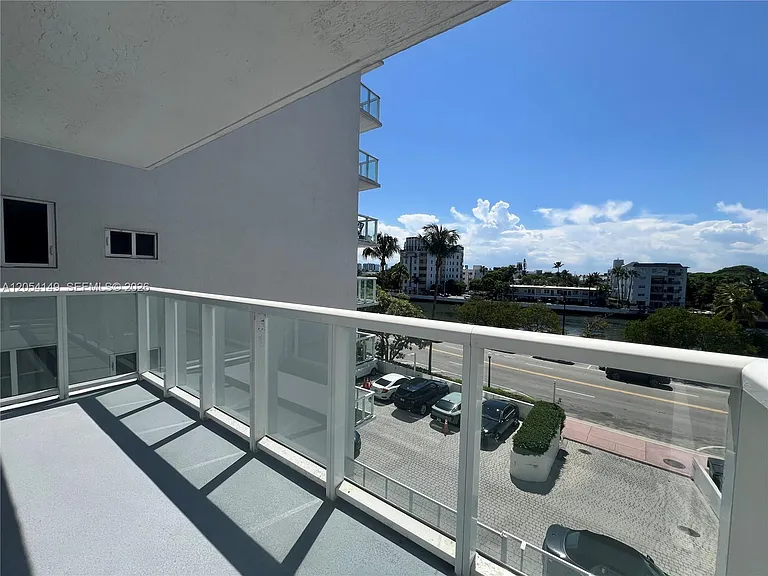2457 Collins Ave #402 — Photo 17