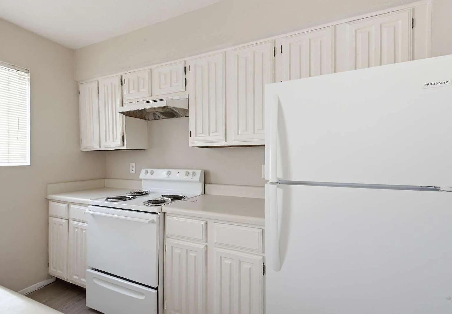 2 bed, 2.5 bath, 1200 sqft, $1,050 — Photo 3