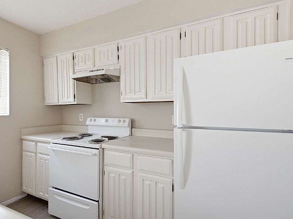 3rd image of 2120 Wilcrest Dr APT 108