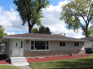 5871 6th St NE, Fridley, MN 55432