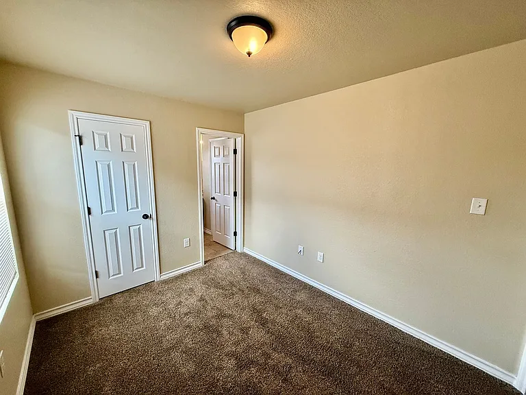 5742 Golf Hts — Photo 19