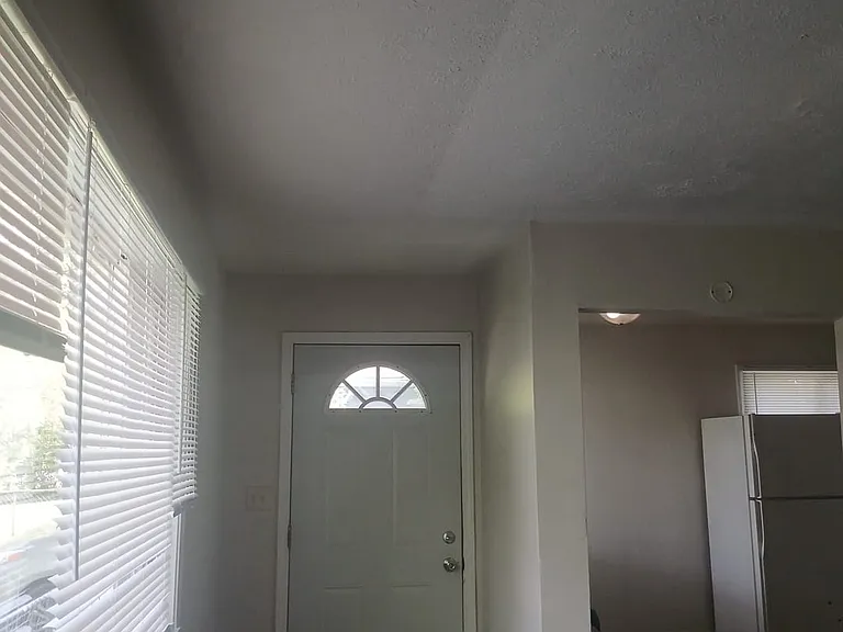 3334 Laurel St — Photo 4