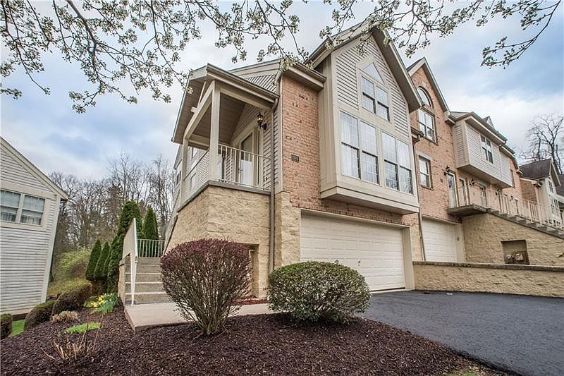 1st image of 301 Berrington Ct