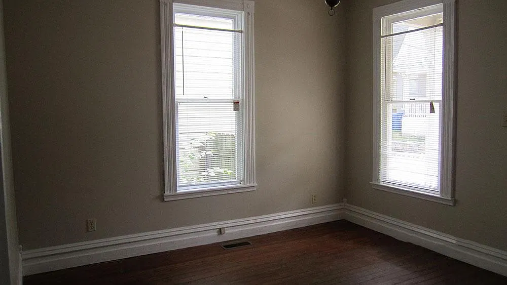 4 bed, $2,080 — Photo 3