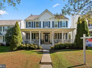 25212 Planting Field Dr, Chantilly, VA 20152