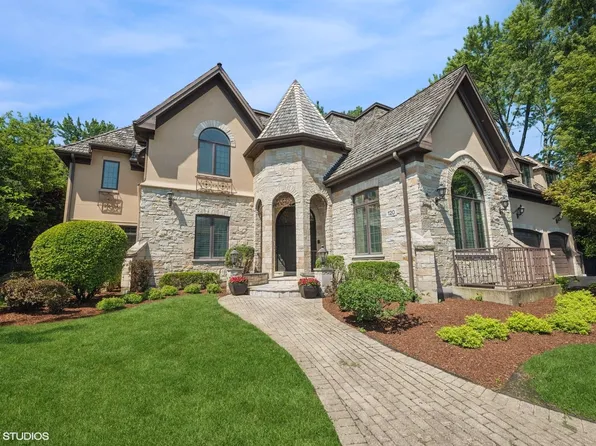 120 Maya Ct, Deerfield, IL 60015